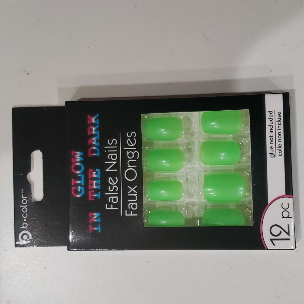 12 pc GLOW IN THE DARK nails 💅 Square